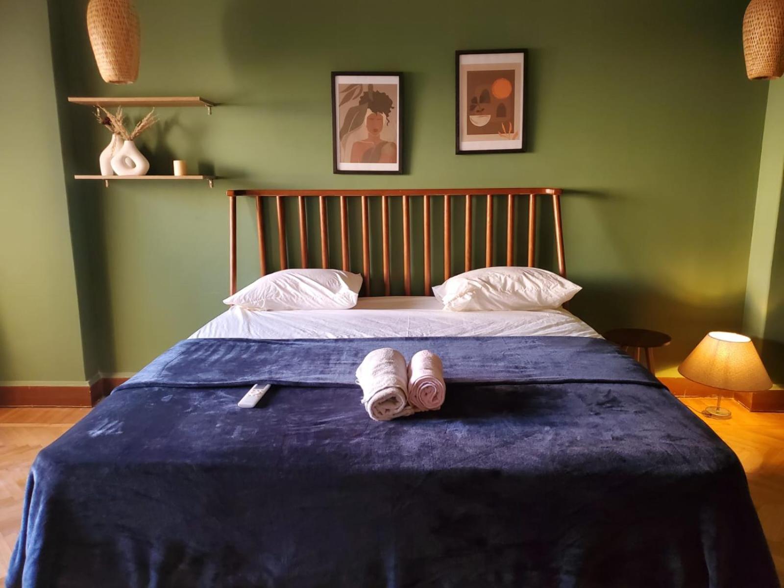 Elegant 1 Bedroom Apr In The Center Of Downtown